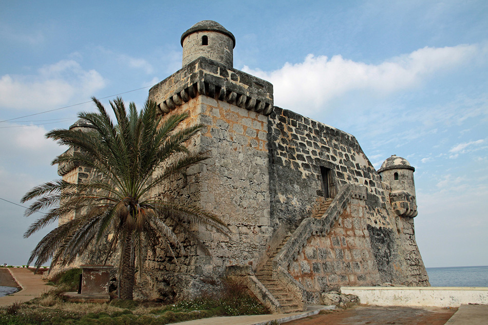 Torreón de Cojímar y Monumento a Hemingway, La Habana