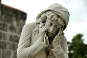 Estatua en el cementerio Colón
