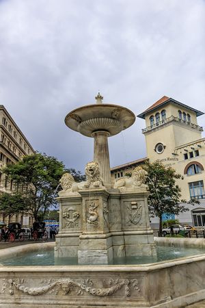 Plaza de San Francisco de Asís. Fuente de los Leones